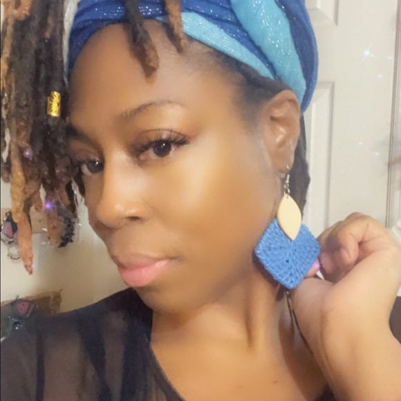 Meet your Posher, Nichole - Picture 5 of 14